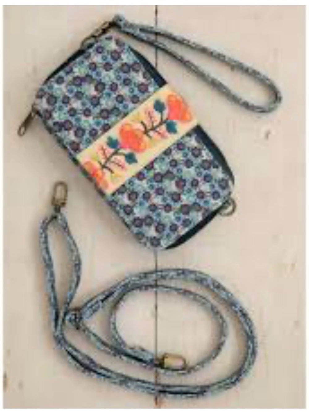 NWOT NATURAL LIFE Wristlet Crossbody Wallet Blue Turquoise Ditsy Floral